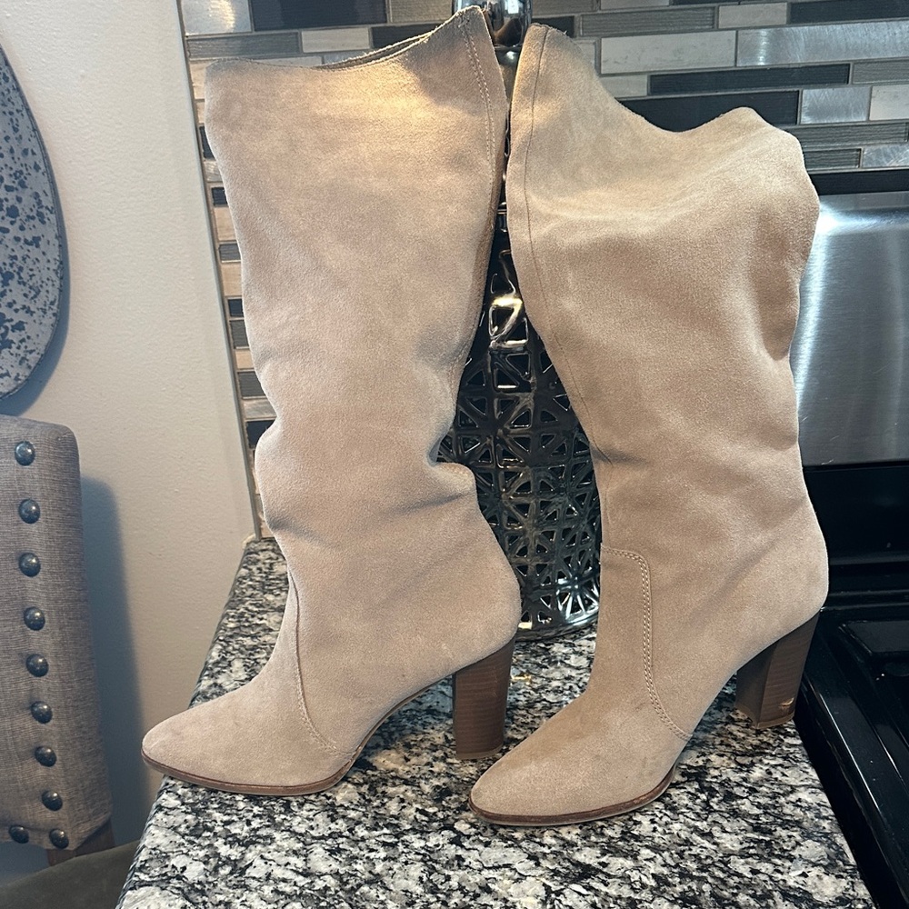 Elegant Tan Knee-High Women's Boots